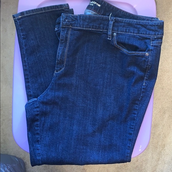 Women’s Plus Size Skinny Jeans - Picture 2 of 5